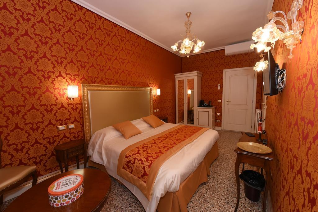 40.17 San Marco Hotel เวนิส ภายนอก รูปภาพ