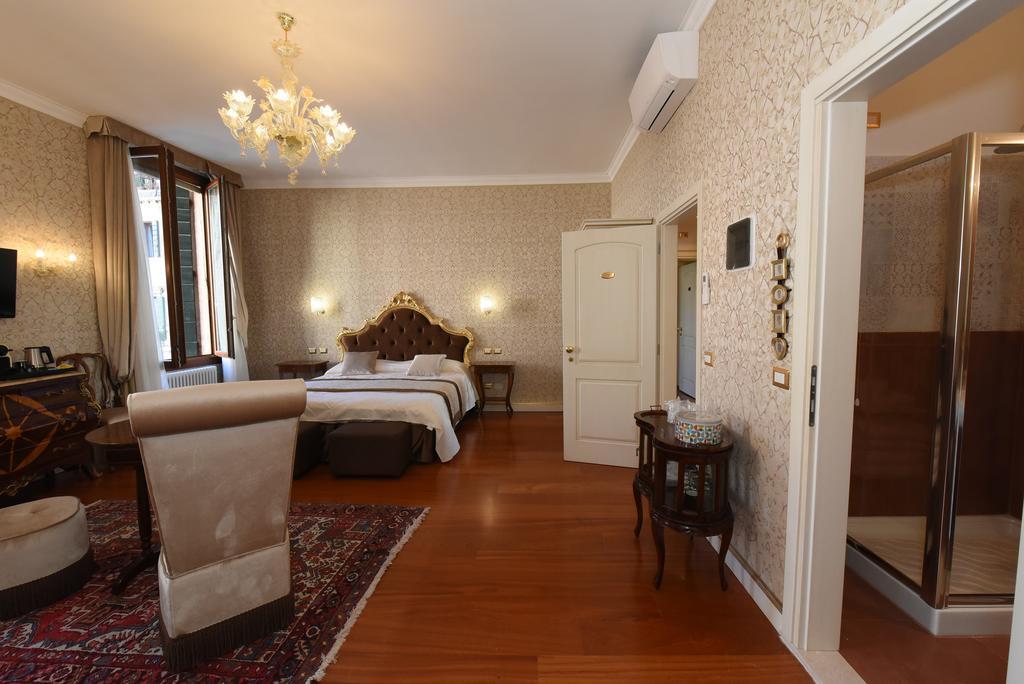 40.17 San Marco Hotel เวนิส ภายนอก รูปภาพ