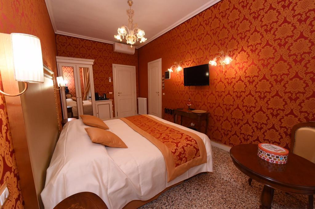 40.17 San Marco Hotel เวนิส ภายนอก รูปภาพ